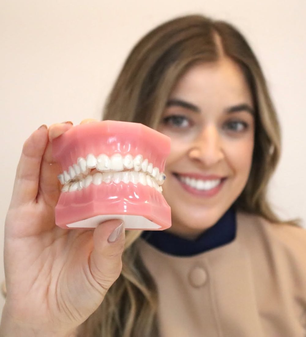 Você já ouviu falar em InvisalignO Invisalign é um tratamento ortodôntico feito com alinhadores